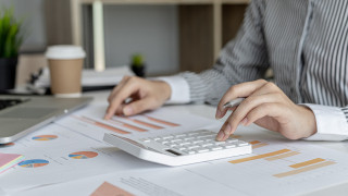 كيف تساعدك برامج المحاسبة في تحسين التدفق النقدي لمشروعك الصغير؟
