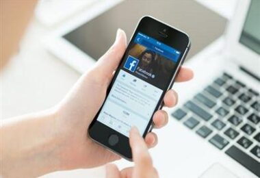 أسماء فيس بوك حزينة للشباب والبنات 2025 ✦ أكبر قائمة مزخرفة ومعانيها